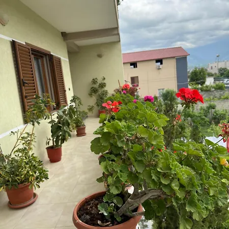 Spacious Triple With Balcony * Kamëz
