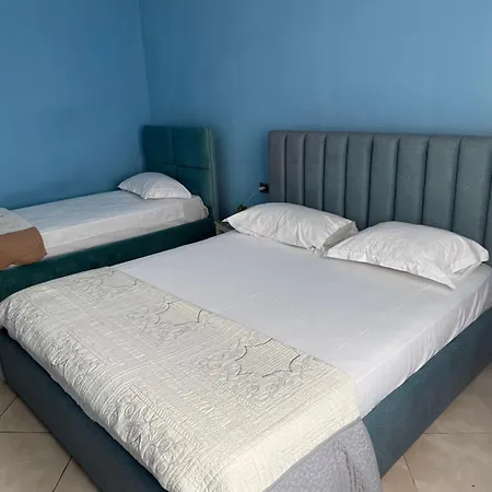 Spacious Triple With Balcony Casa de hóspedes Kamez