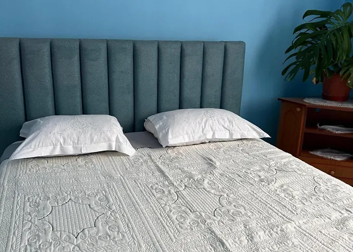 Spacious Triple With Balcony Guest house